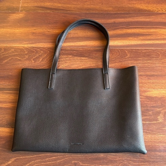 Vince Camuto Black Tote Bag - Picture 1 of 6